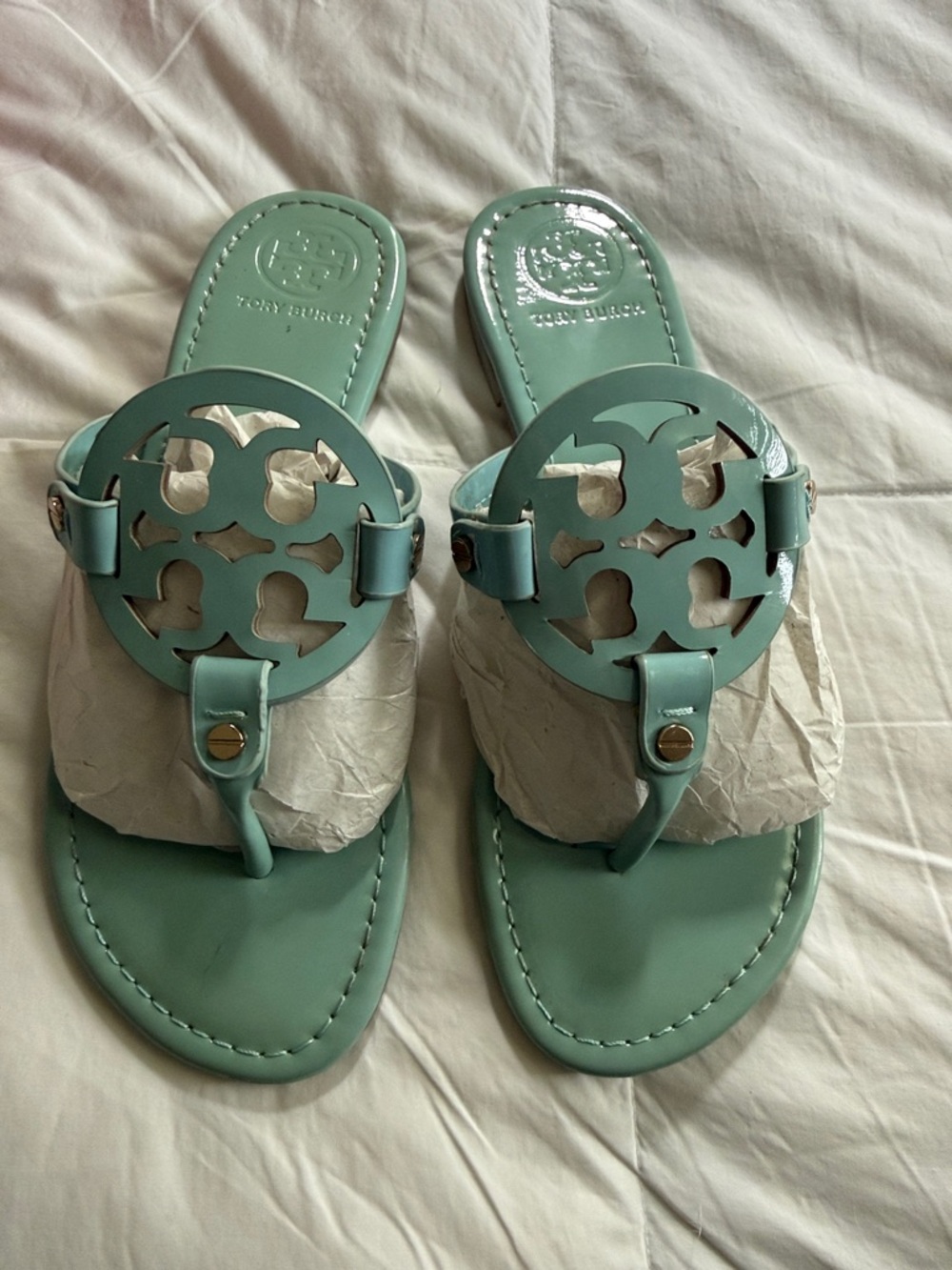 Tory Burch Patent Logo Thong Sandals in Mosaic Blue